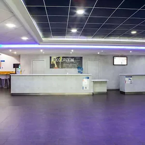 Ibis Budget Paris Porte De Montmartre Отель