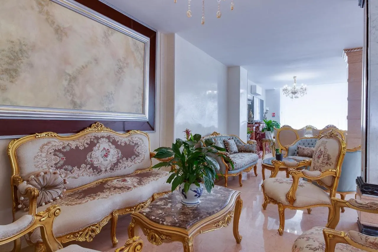 Hotel Royal Paris Ivry  이브리쉬르센
